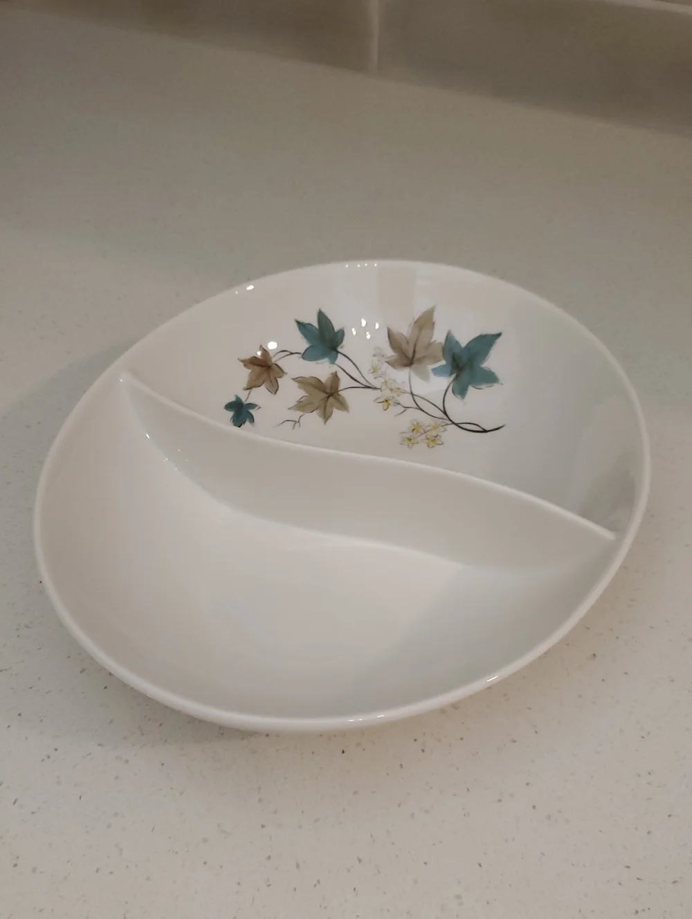 Syracuse Carefree Woodbine Oval Divided Vegetable Bowl 10 inch Vintage